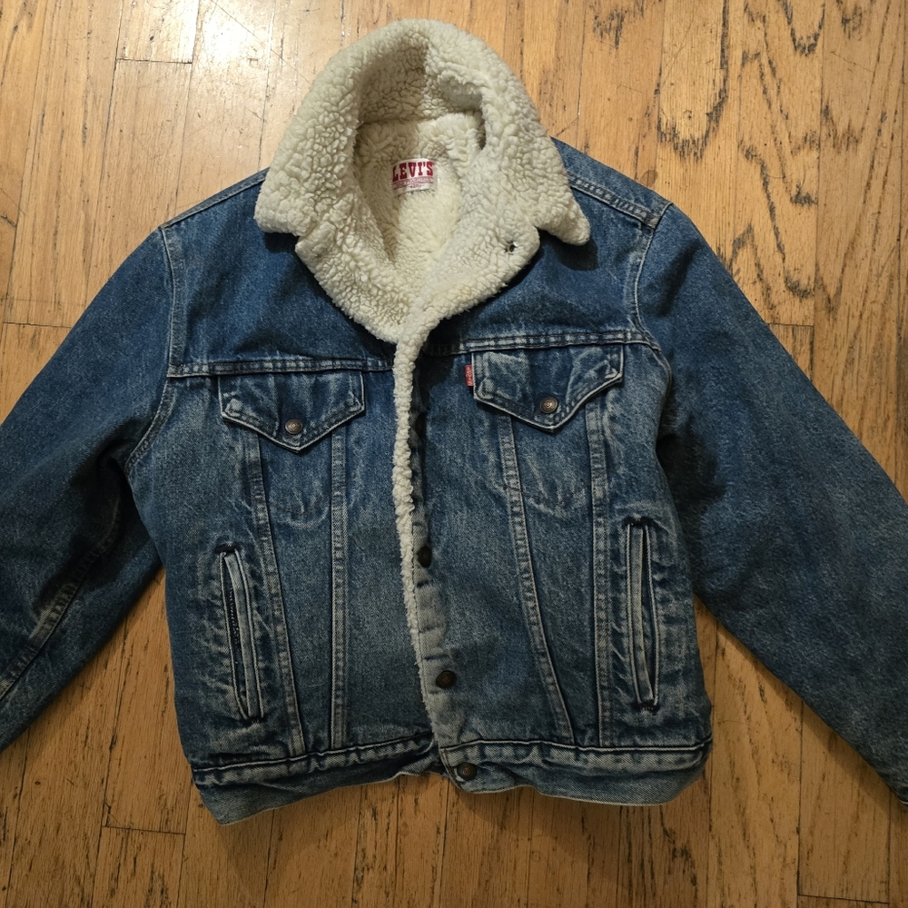 Vintage Levi’s Sherpa Lined Denim Trucker Jacket – Made in USA – Men’s 42/LG